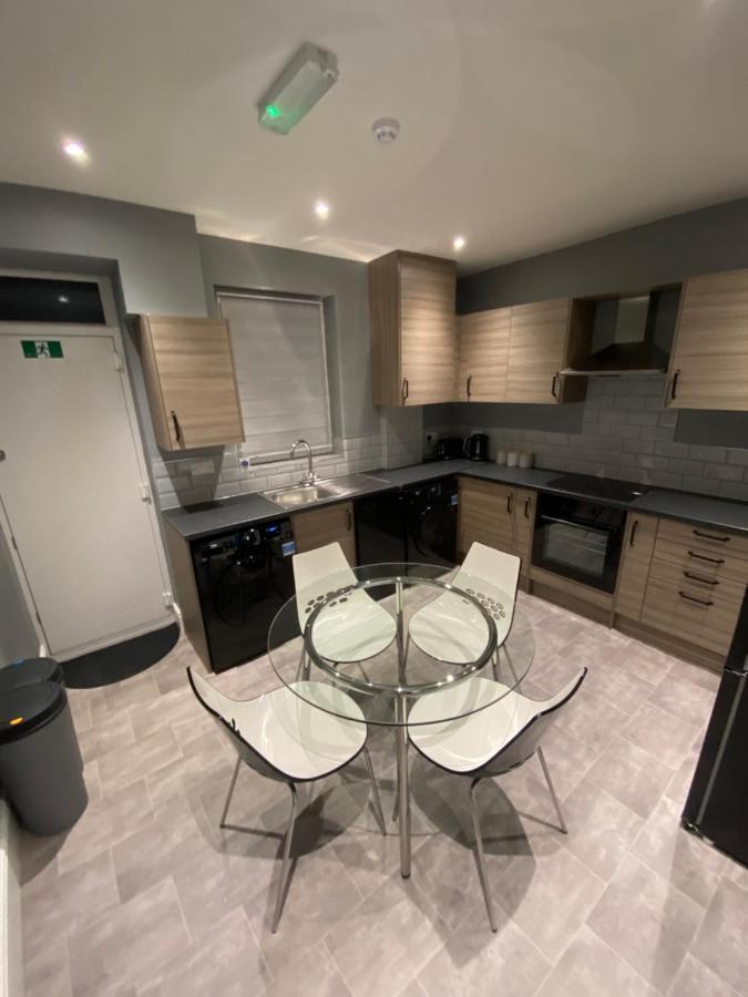 Private & Modern En-Suite Rooms Town Centre Self Check-In Barnsley Bagian luar foto