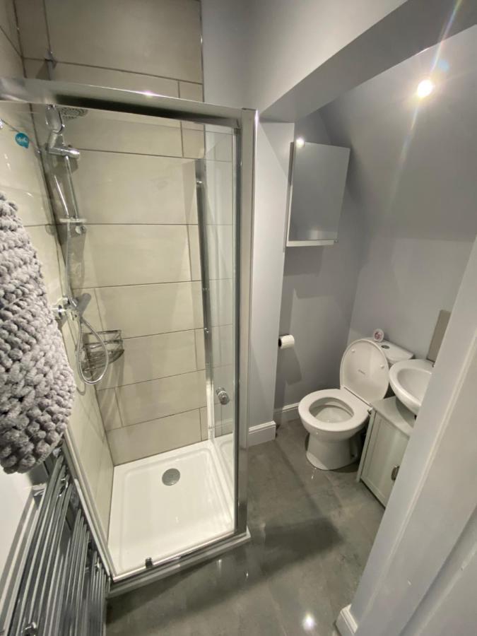 Private & Modern En-Suite Rooms Town Centre Self Check-In Barnsley Bagian luar foto