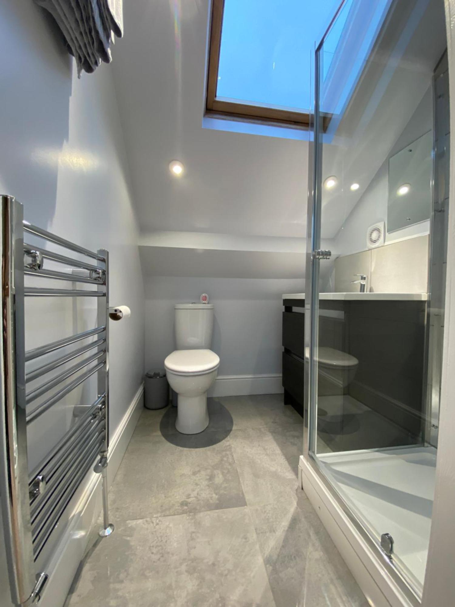 Private & Modern En-Suite Rooms Town Centre Self Check-In Barnsley Bagian luar foto