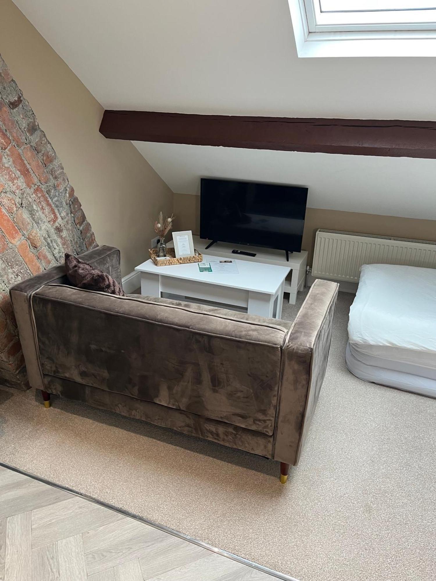Private & Modern En-Suite Rooms Town Centre Self Check-In Barnsley Bagian luar foto