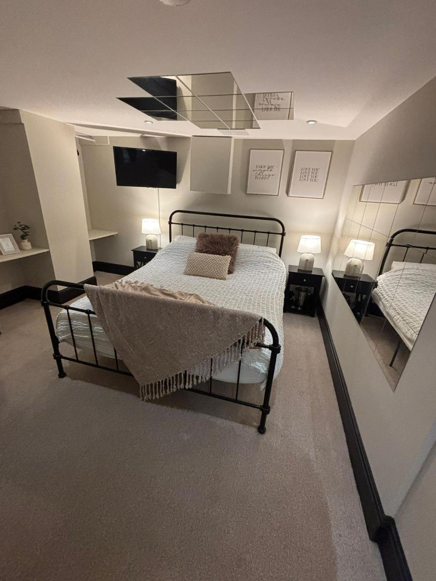 Private & Modern En-Suite Rooms Town Centre Self Check-In Barnsley Bagian luar foto