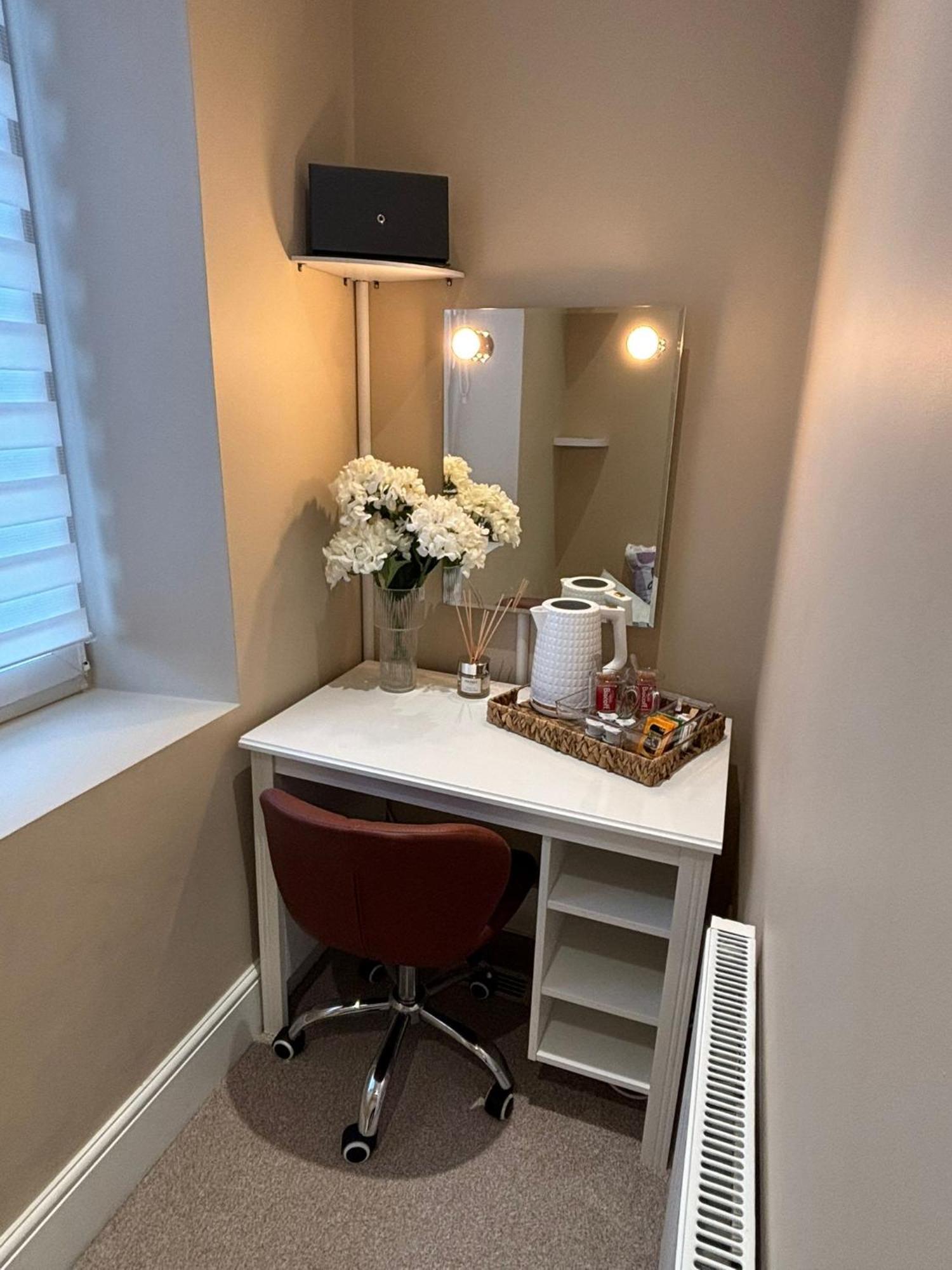 Private & Modern En-Suite Rooms Town Centre Self Check-In Barnsley Bagian luar foto